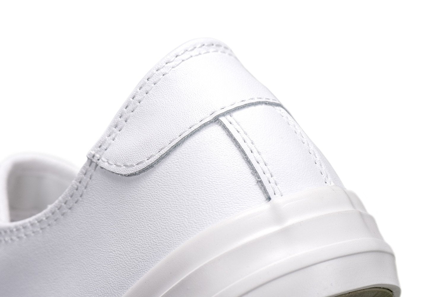 Spikeless White Leather Traveler Shoe - SwingDish